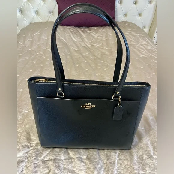 Coach Addison Tote - black crossgrain leather - Picture 6 of 16